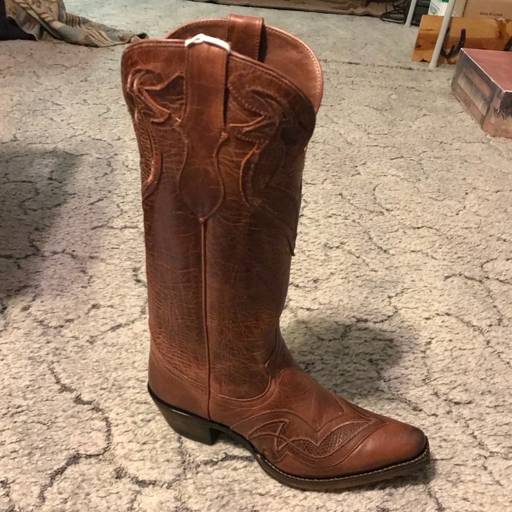 Brown Justin boots size 6.5
